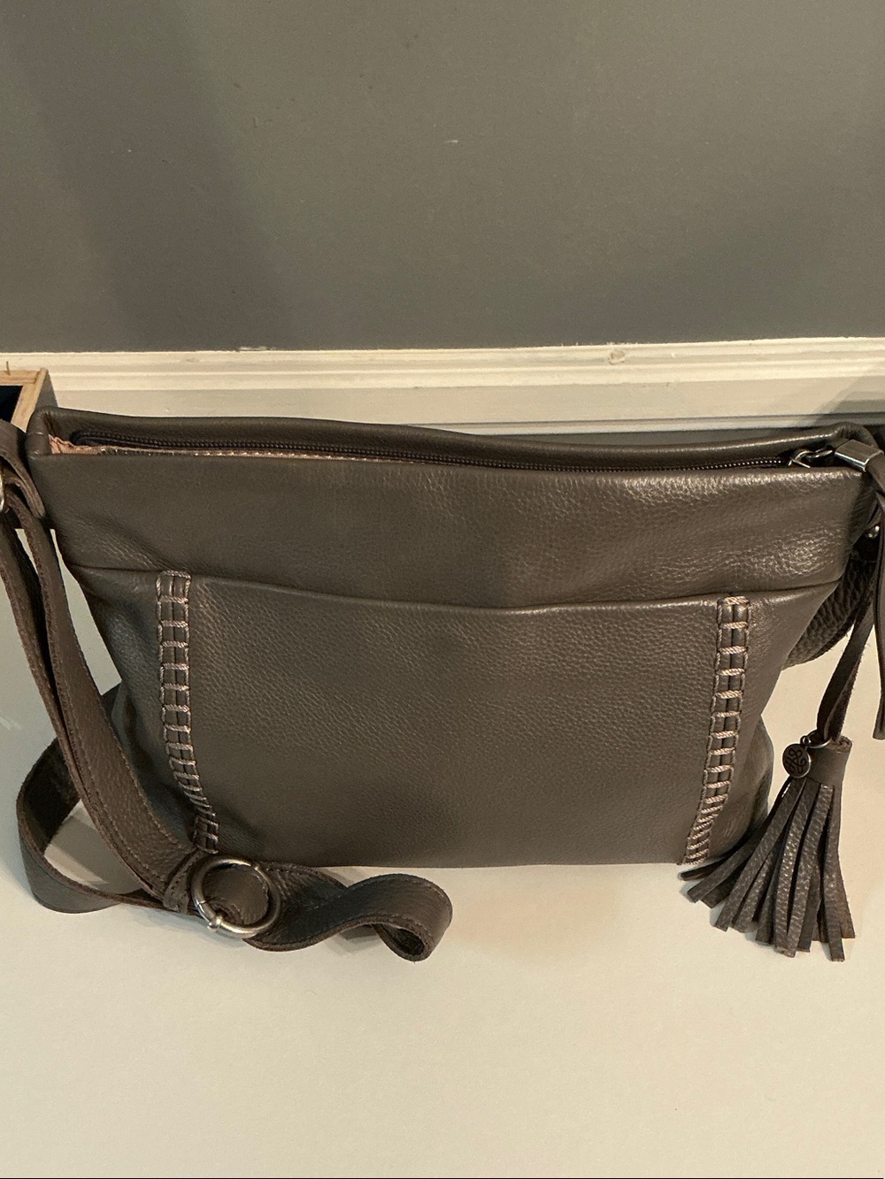 The Sak Olive Leather Crossbody with Tassel-Pre-loved❤️